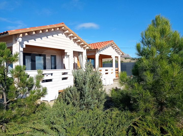 Дом 26 м² на участке 8 сот.