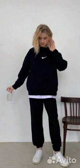 Спортивный костюм женский Nike