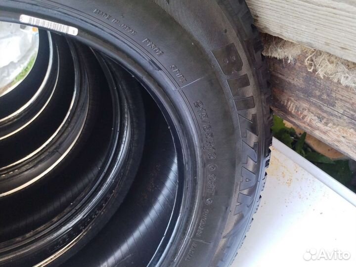 Bridgestone Blizzak Spike-01 215/65 R16