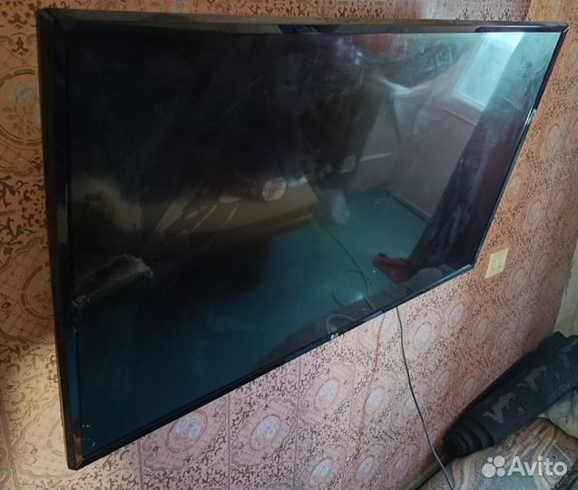 Продам телевизор на запчасти или под ремонт
