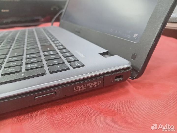 Ноутбук Asus X550c core i5/6GB/500HDD/Nvidia2GB