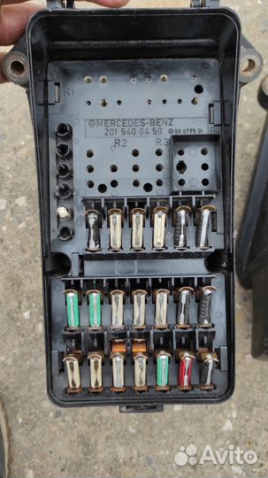 Блок предохранителей Mercedes w201 E190