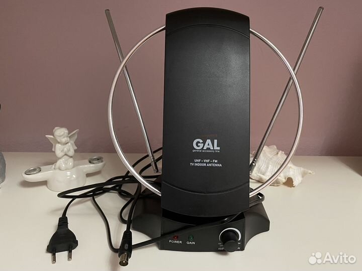 Антенна комнатная с усилителем GAL AR-468AW