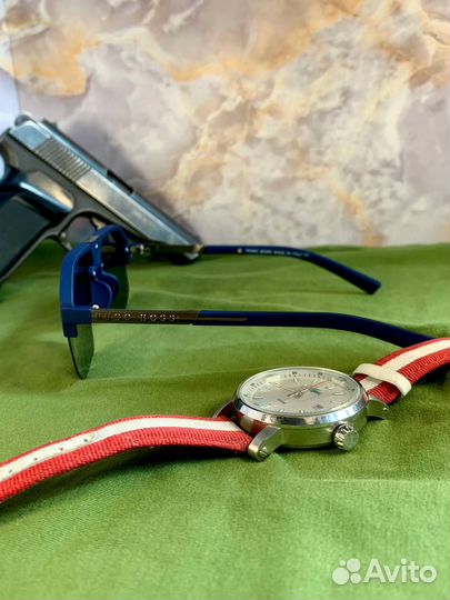 Солнцезащитные очки Hugo Boss синие