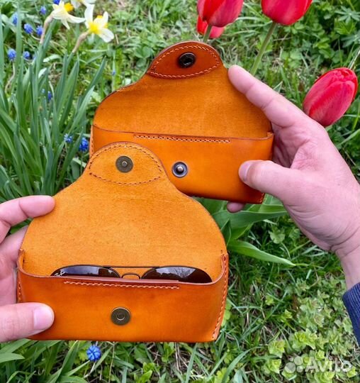 Очечник из натуральной кожи с гравировкой