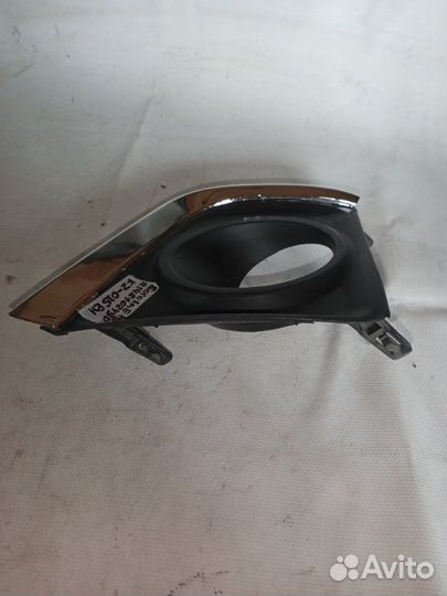 Накладка противотуманной фары правая Toyota