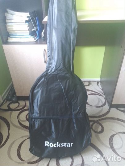 Акустическая гитара