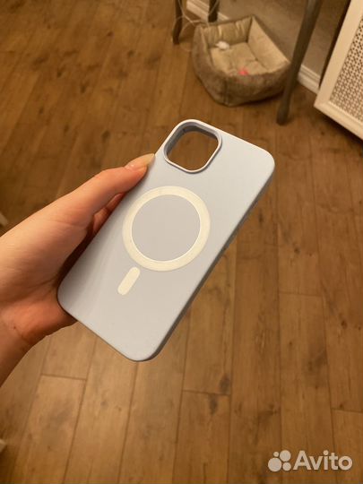 Чехол на iPhone 13