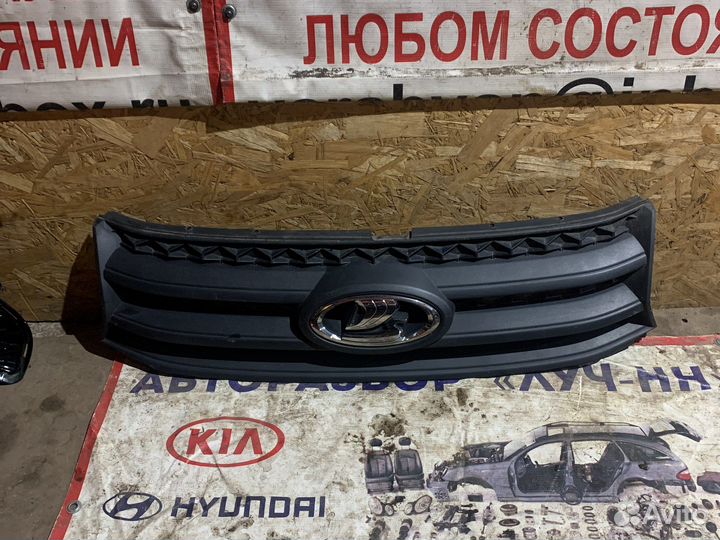 Решетка радиатора LADA Largus 2021г
