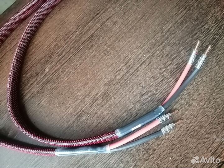 Акустический кабель van den hul