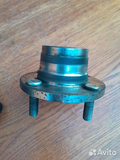 Ступица задняя Mitsubishi Lancer Cargo