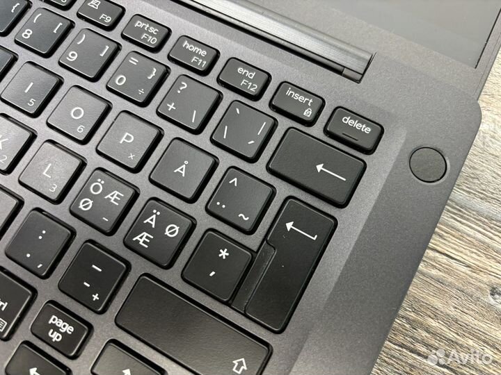 Dell Latitude 7400