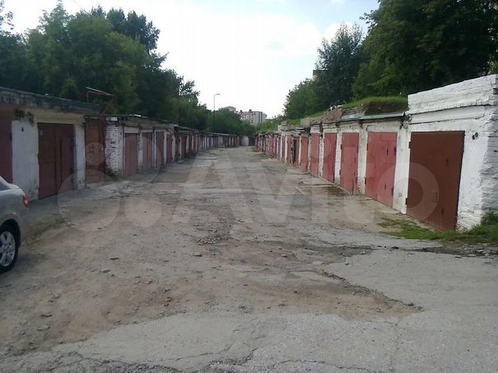 Гараж, > 30 м²