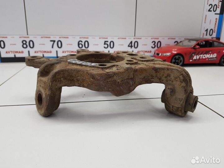 Кулак задний правый