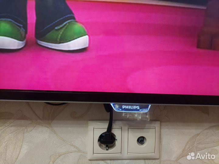 Телевизор philips ambilight 55pus7100 16г.в