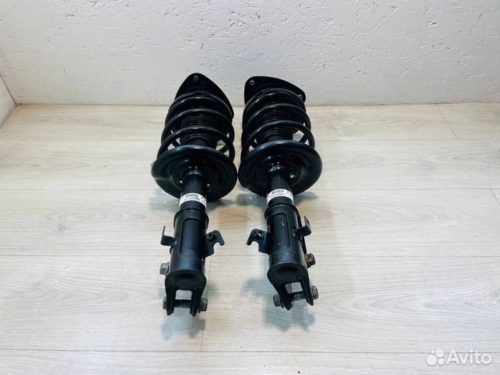 Стойки передние Subaru Forester 4 SJ