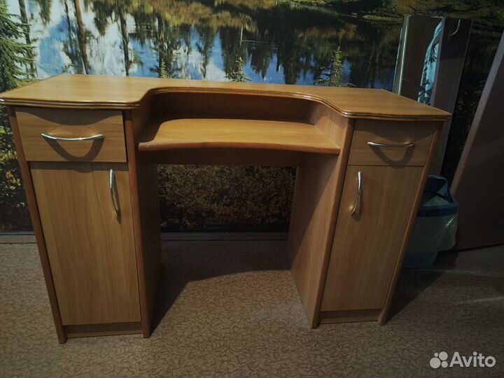 Туалетный столик без зеркала