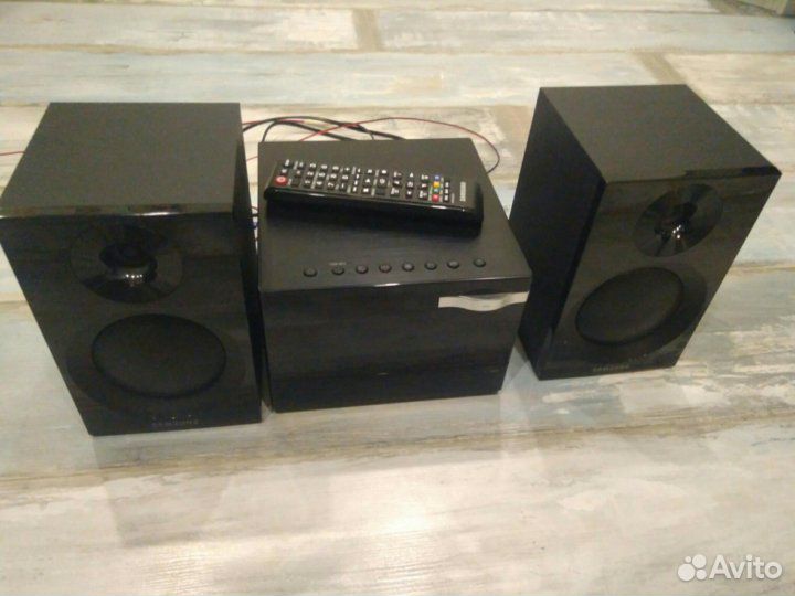 Музыкальный центр samsung MM-E320D
