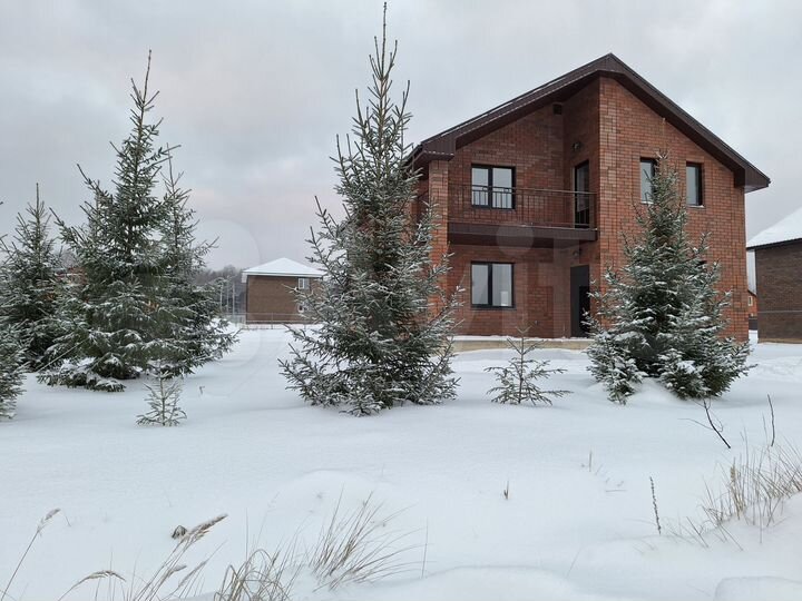 Дом 240 м² на участке 12 сот.