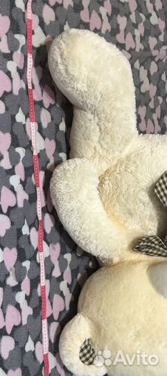 Большой плюшевый медведь