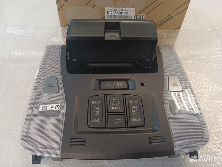 Плафон подсветки Toyota Alphard 8120858130