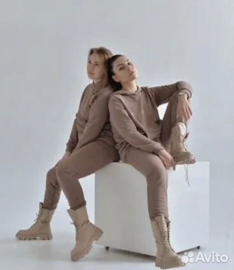 Спортивный костюм женский новый