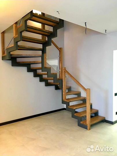 Лестница от производителя. Металлокаркас