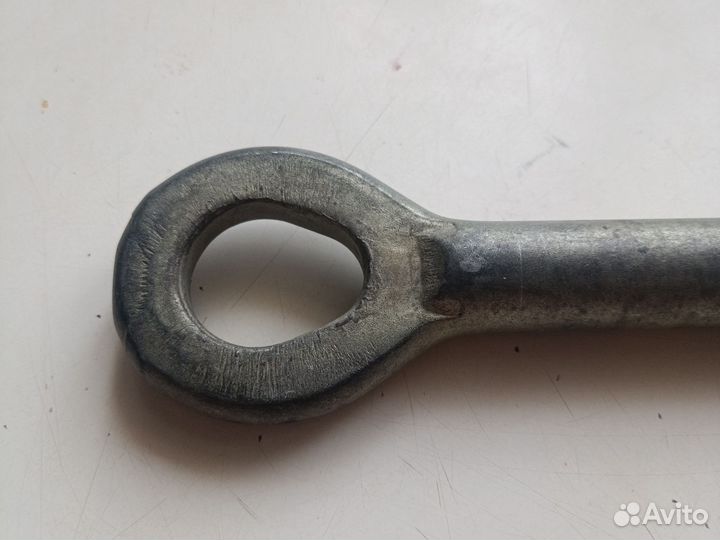 Буксировочный крюк