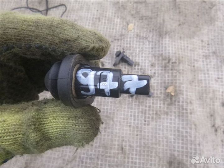 Концевик двери Toyota Land Cruiser Prado GRJ120