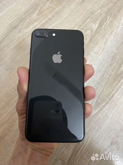 iPhone 8 Plus, 64 ГБ