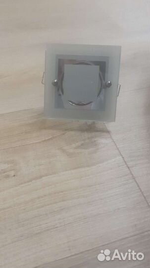 Светильники точечные 8 штук