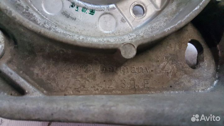 Кронштейн опора стойки передний левый audi a8 d2