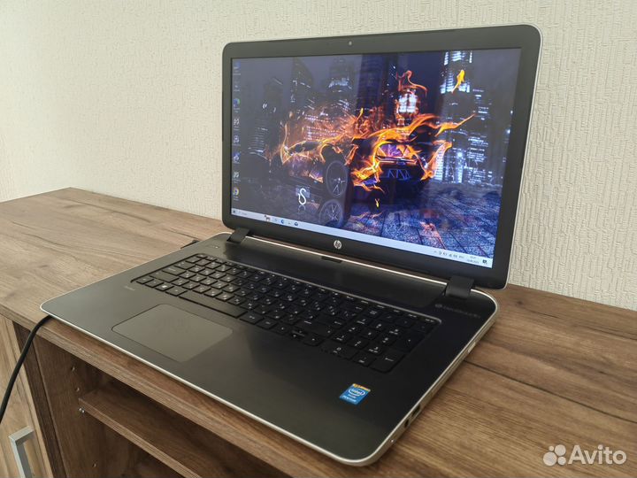 Ноутбук hp 17.3 / 4 гб /SSD 256гб