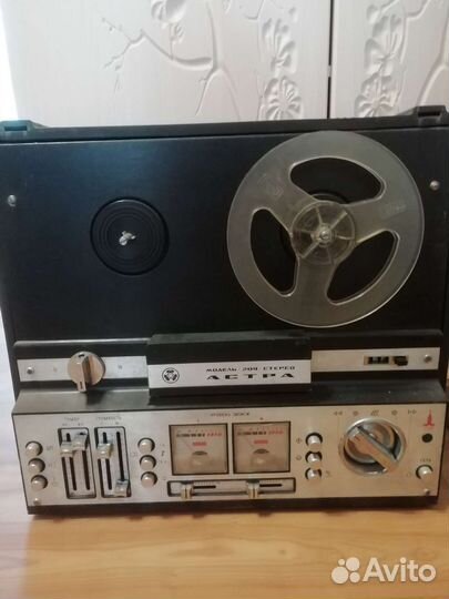 Катушечный магнитофон Астра