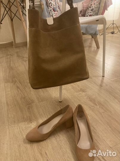 Сумка из замши Massimo Dutti и туфли Эконика