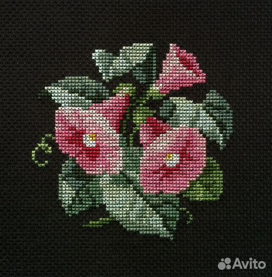 Букетик вьюнков. Небольшая вышивка крестиком