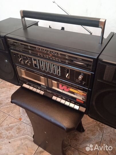 Раритетный магнитофон Sanyo c35