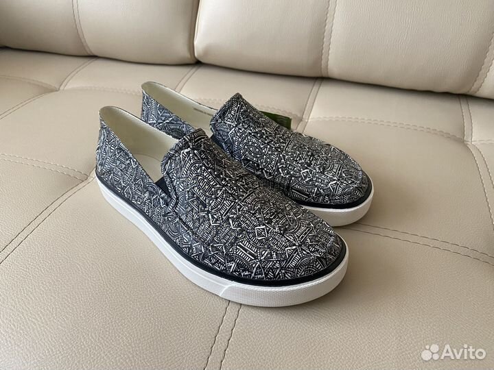 Слипоны Crocs