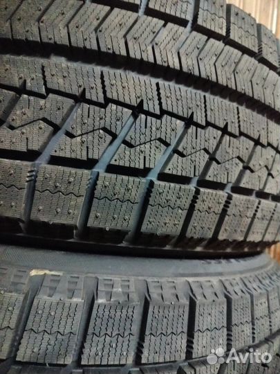 Bridgestone Blizzak VRX 215/50 R17 91S