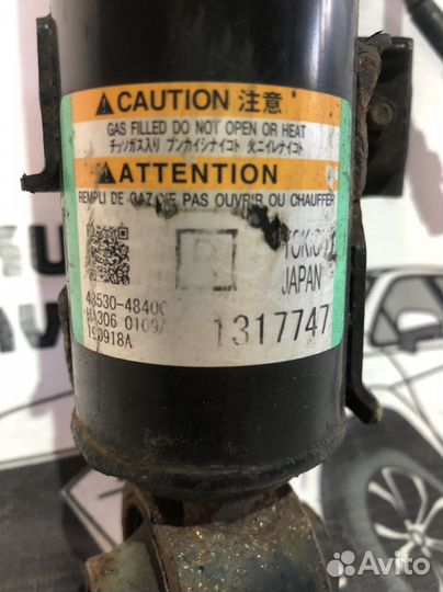 Амортизатор задний правый