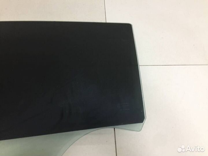 Стекло двери задней левой Renault Sandero 2009-201