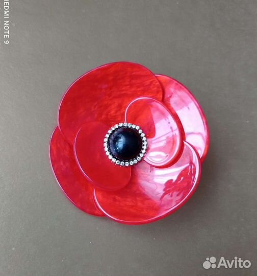 Брошь Мак. Новая