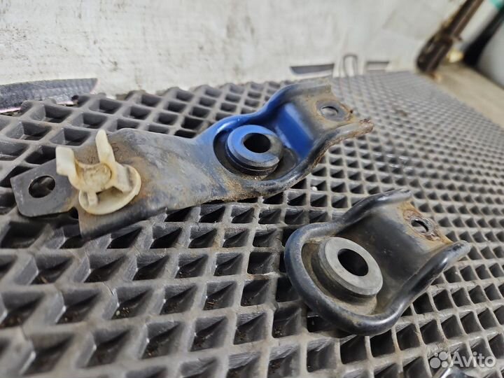 Крепление радиатора Honda Accord CL7 K20A 2007