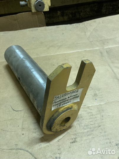 Палец коромысла на погрузчик, цилиндрическая втулк