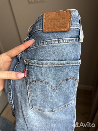 Джинсы levis