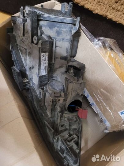 Фара правая audi q3 8U0941044