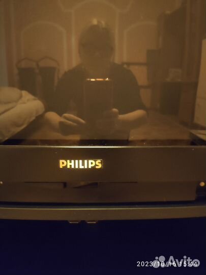 Телевизор с тумбой. Philips Раритетный