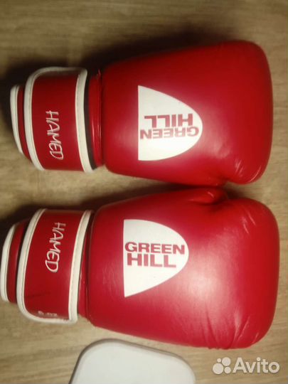 Боксерские перчатки