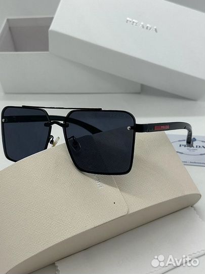 Продаются солнцезащитные очки