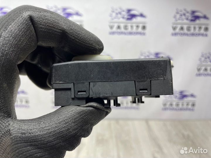 Блок комфорта передний правый Skoda Superb scout